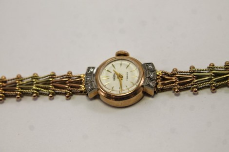 золотые часы «Чайка», проба 583, шесть бриллиантов,  СССР
